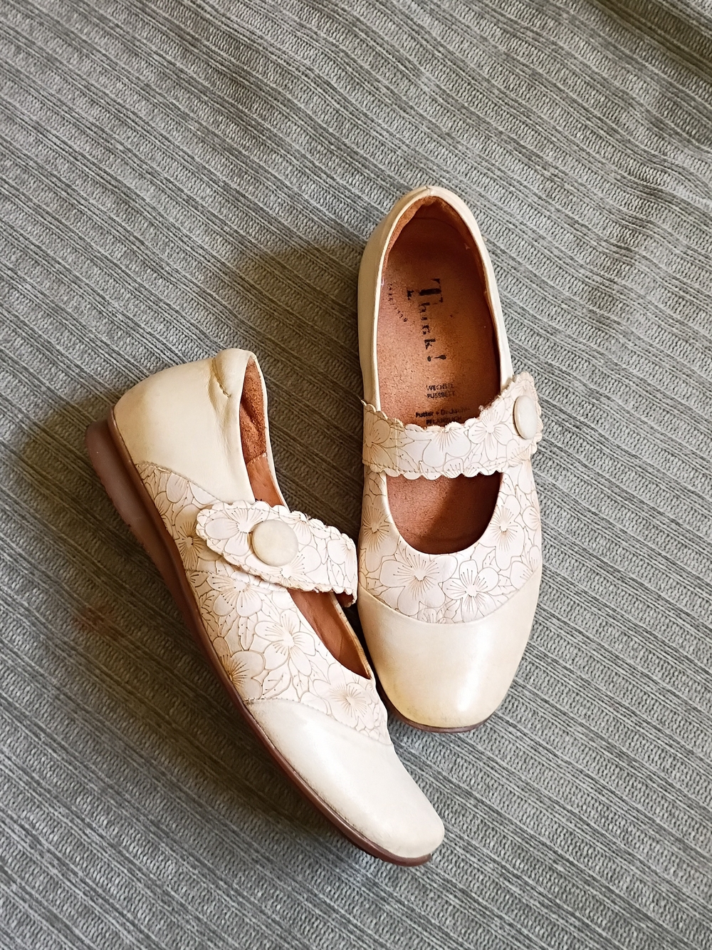Think! Floral Leather Mary Jane Flats Off-White Comfort Shoes Size EU 41 US 9.5